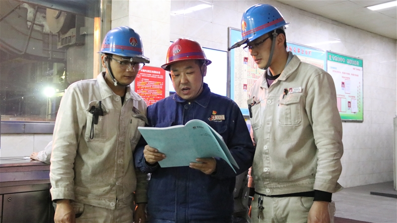 瞄准过硬支部建设 激发三会一课 +新动能