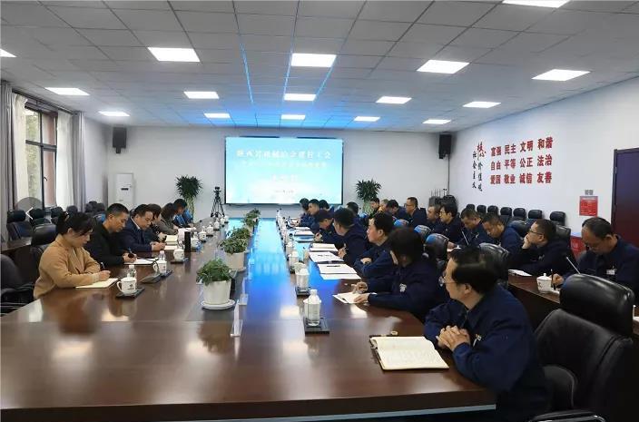谭小荣到陕钢集团龙钢公司调研产业工人队伍建设与创新发展工作