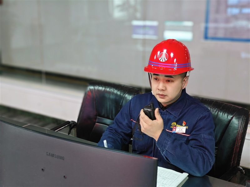 “用心烧好每一粒烧结矿”